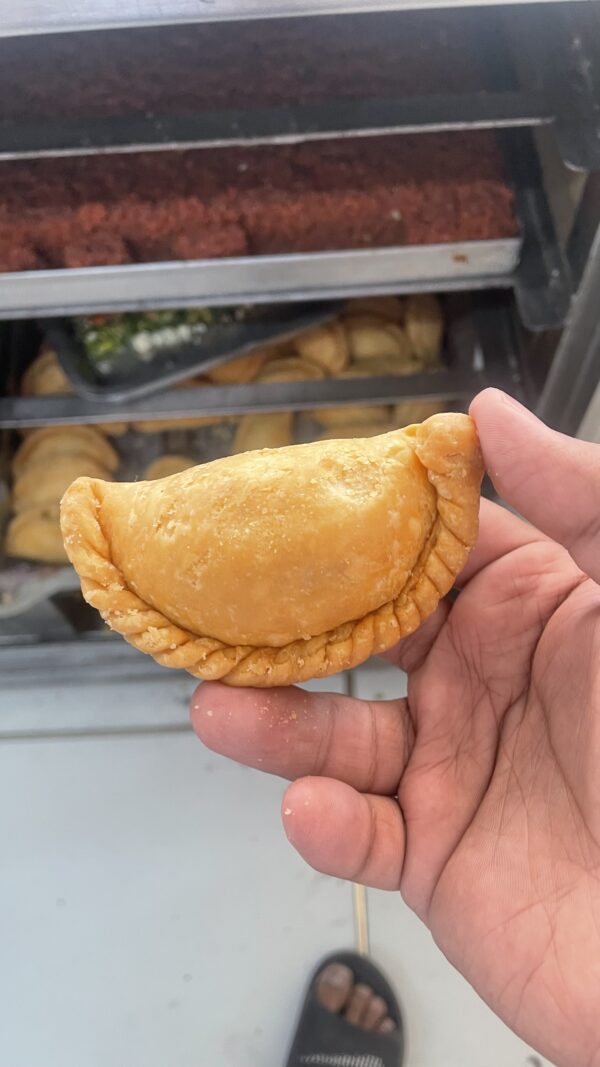 Fiki Gujiya (फिकी गुजिया)