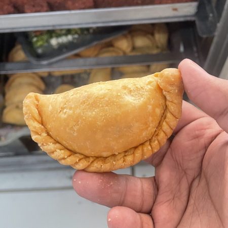 Fiki Gujiya (फिकी गुजिया)