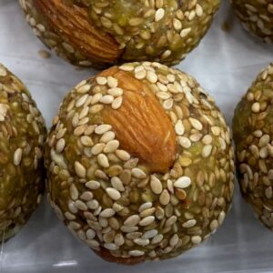 Til Gud Ke Ladoo (तिल गुड़ के लड्डू)