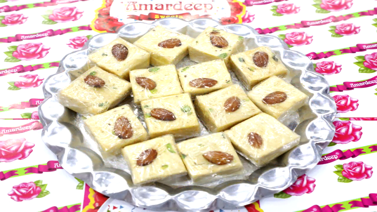 Son Papdi (सोन पापड़ी)