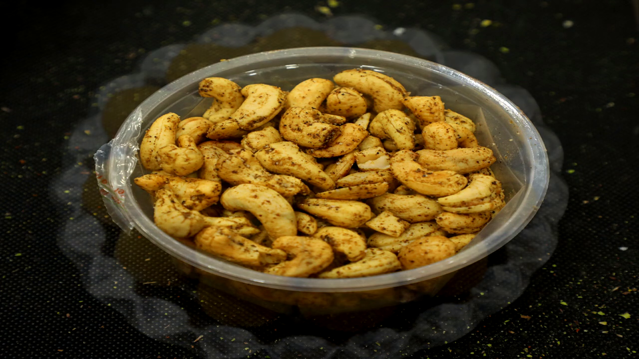 Rosted Kaju (रोस्टेड काजू)